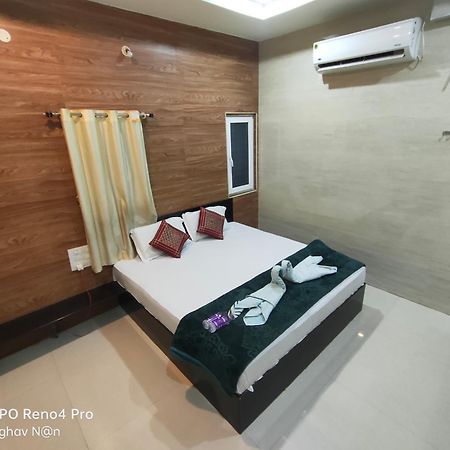 Kamala Sadana Lodge Mādhavaram Buitenkant foto