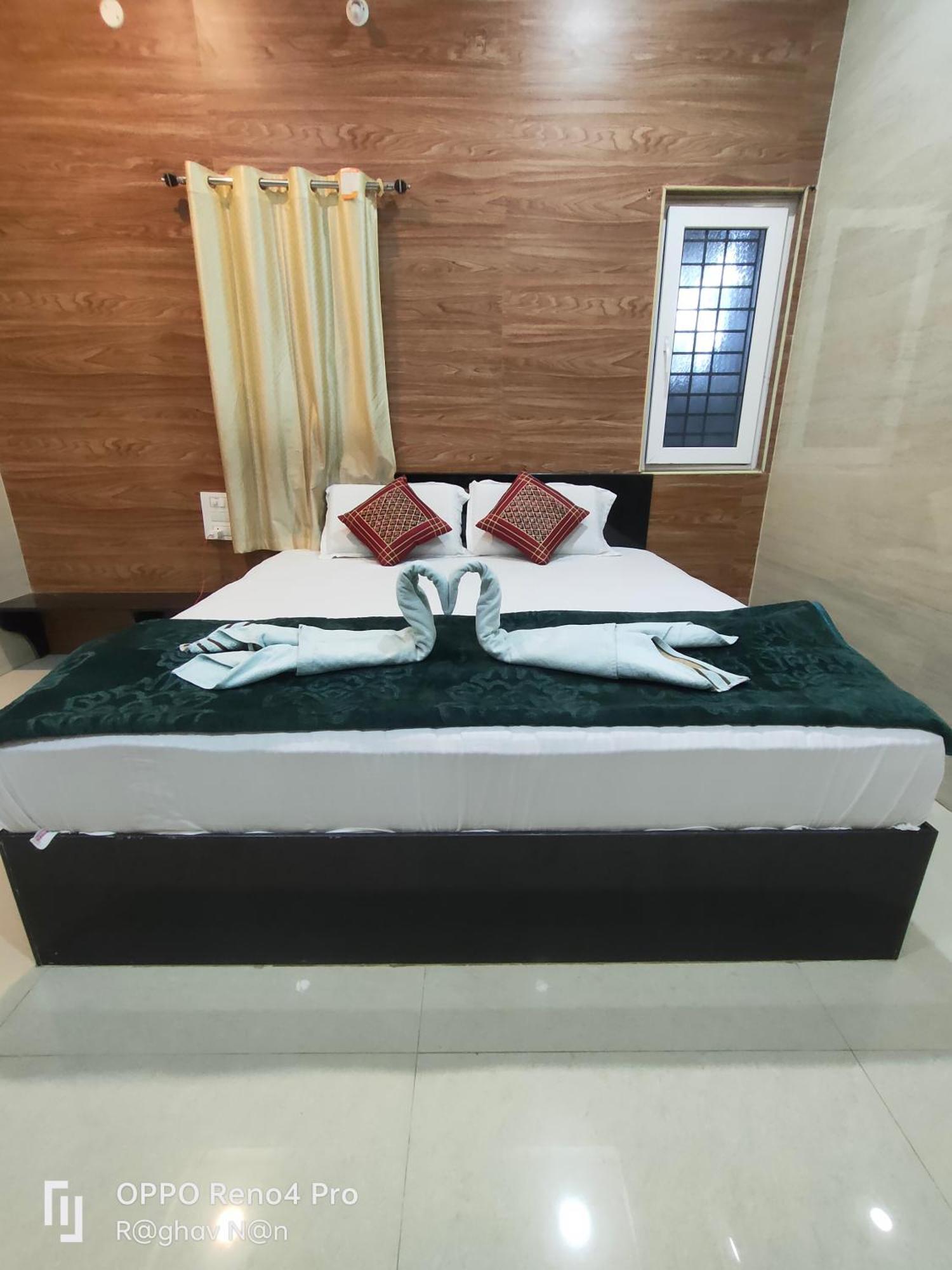 Kamala Sadana Lodge Mādhavaram Buitenkant foto